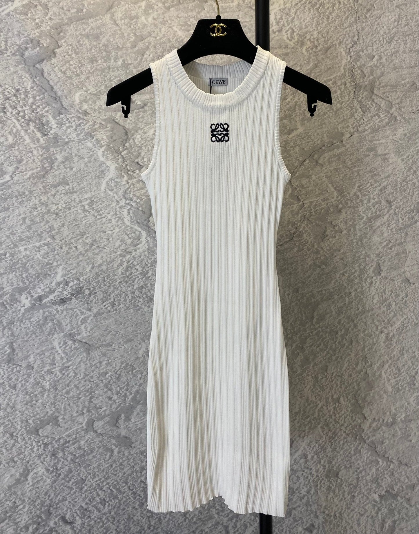 Neues Sommerkleid aus Seidenstrick