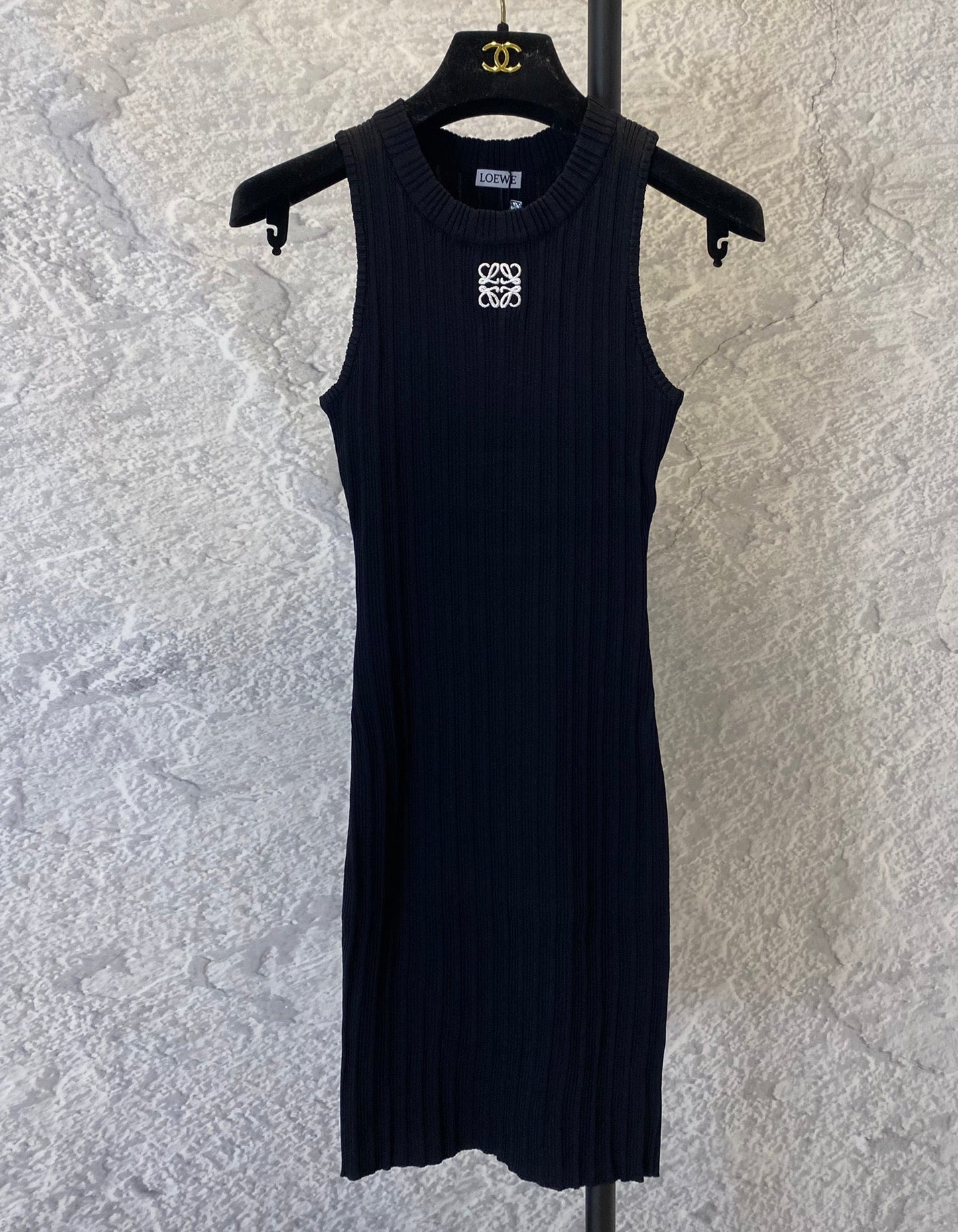 Neues Sommerkleid aus Seidenstrick