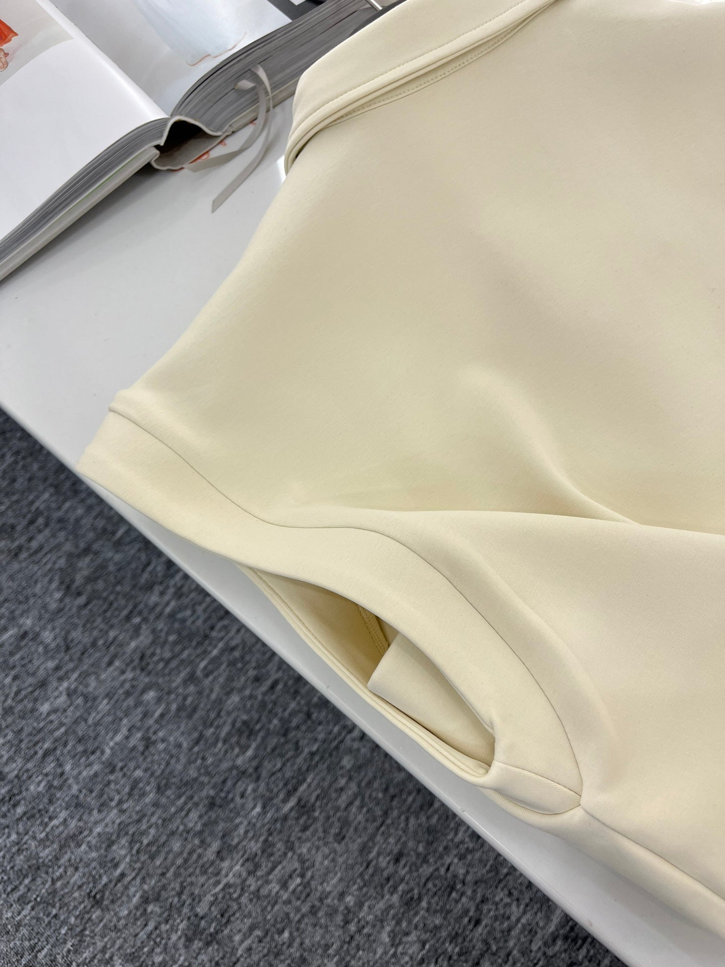 Ärmelloses Set aus Weste, Rock und Hose