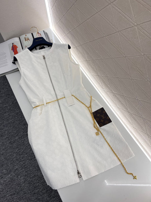 Robe jacquard avec chaîne à la taille