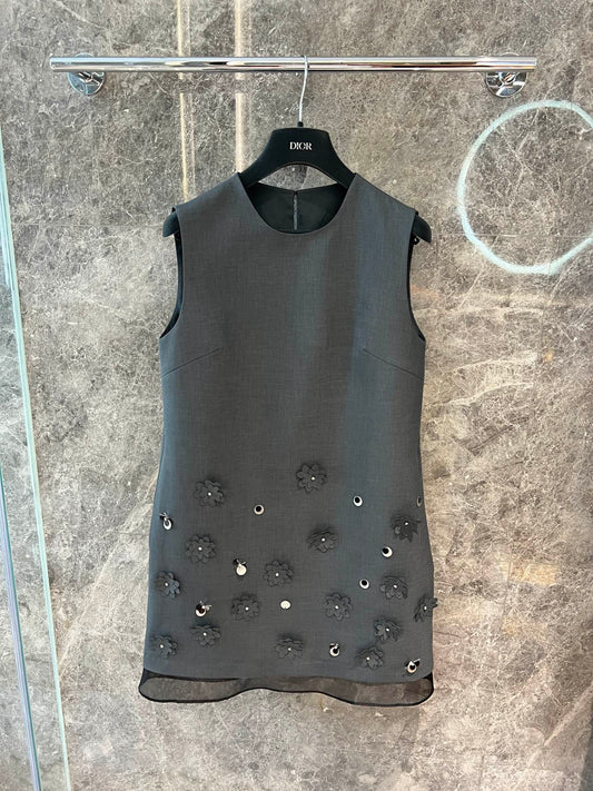 Schlichtes ärmelloses Westenkleid