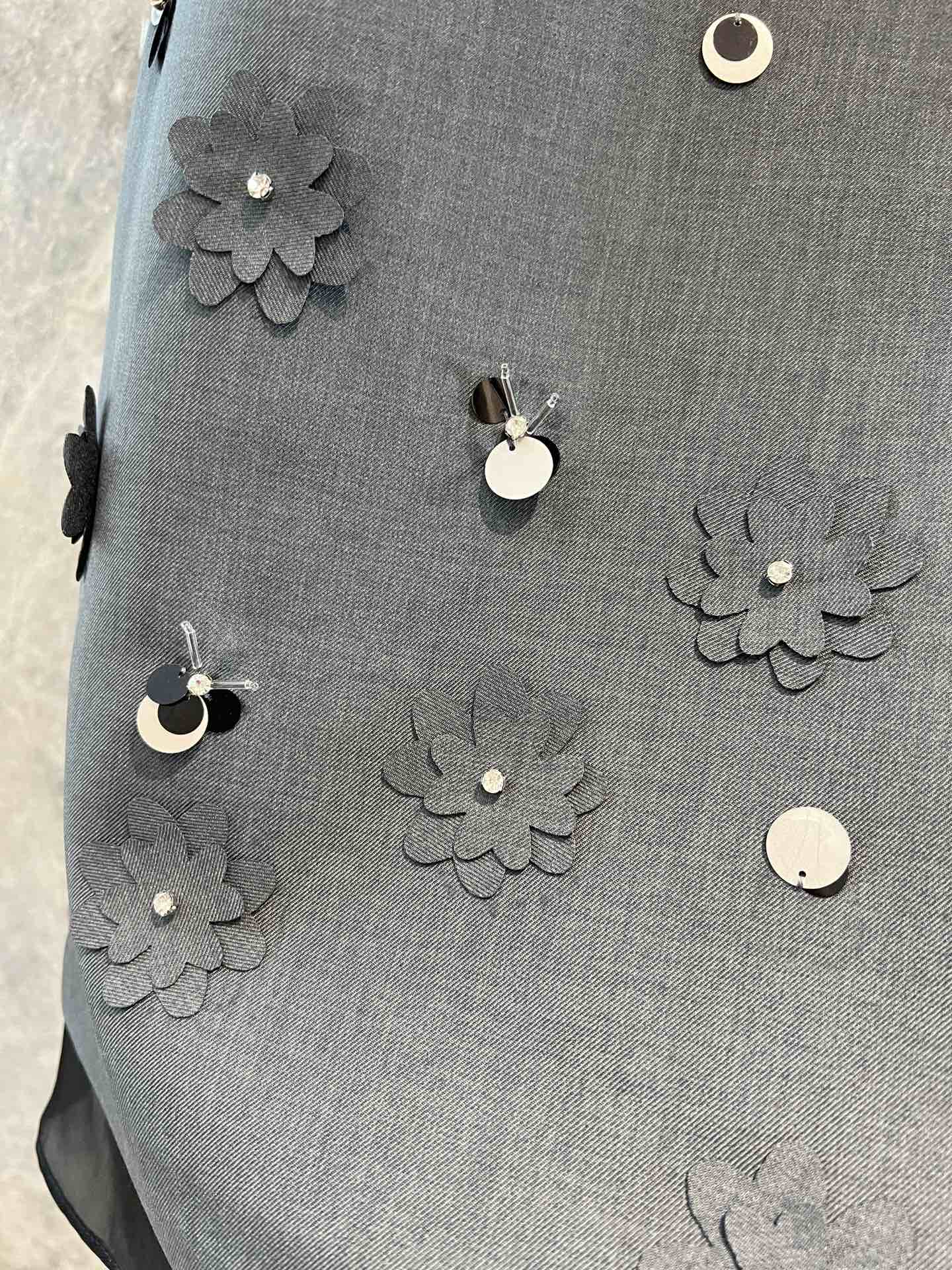 Schlichtes ärmelloses Westenkleid