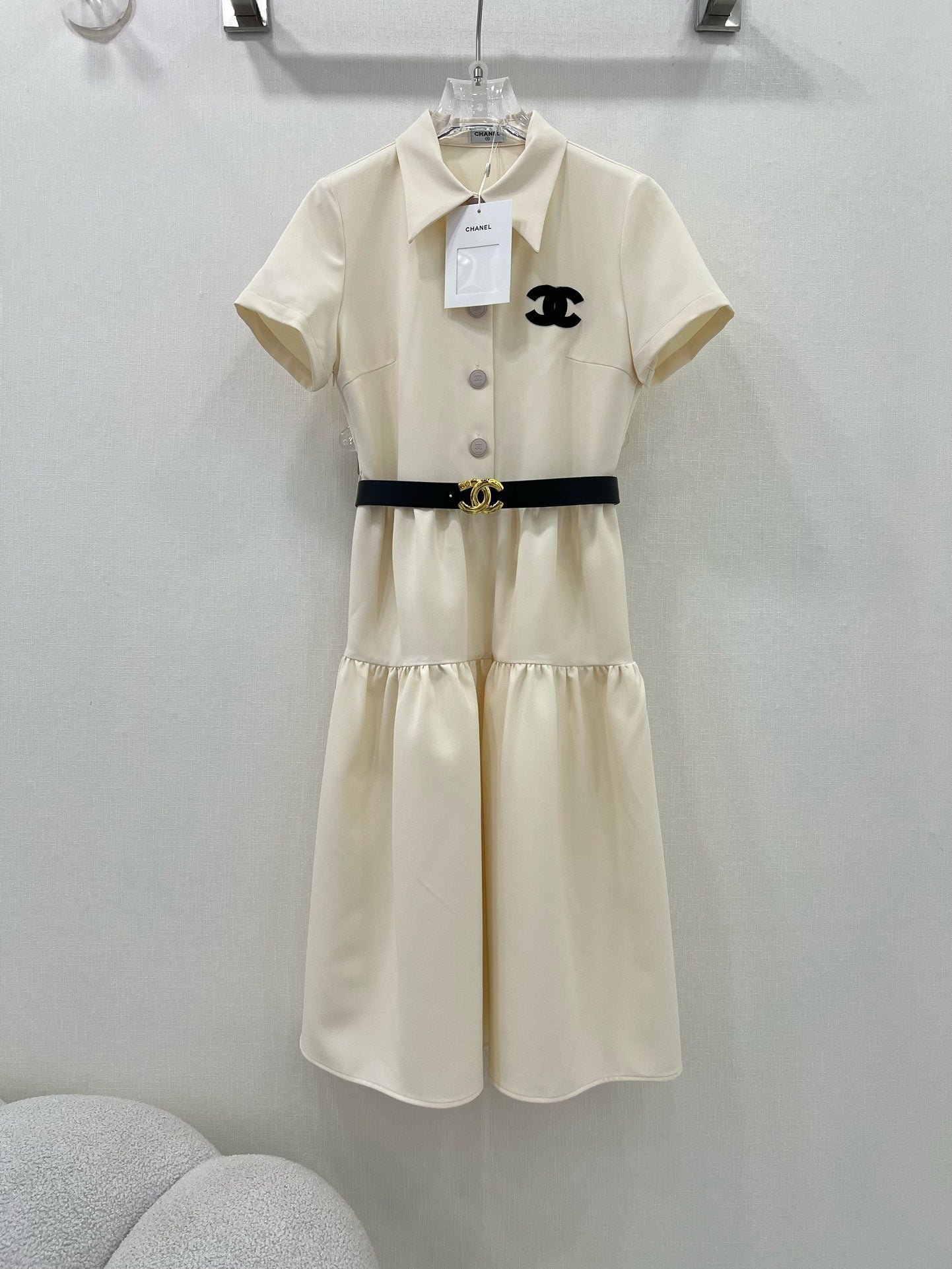 Einfacher Taillenlanger Rock