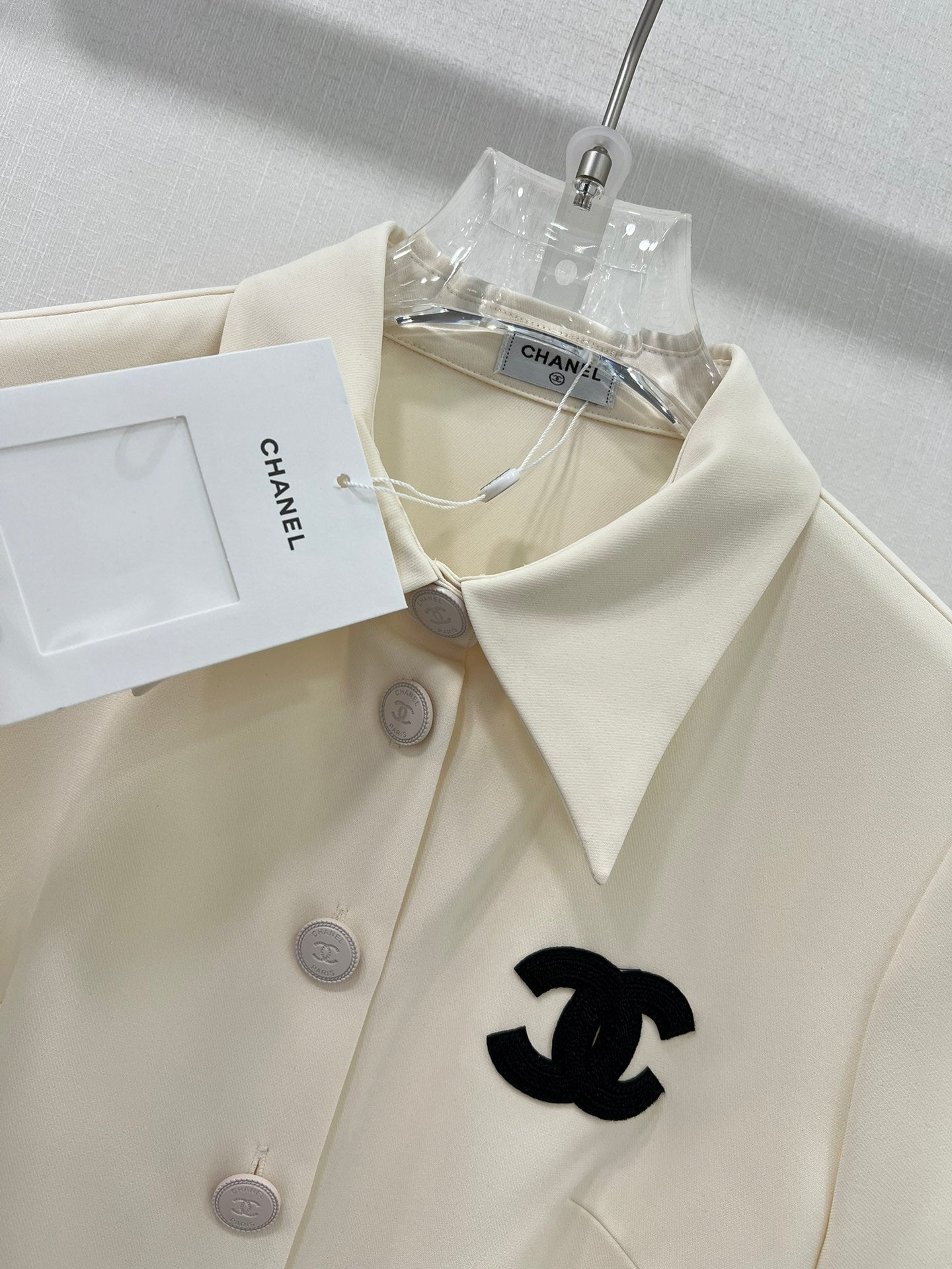 Einfacher Taillenlanger Rock