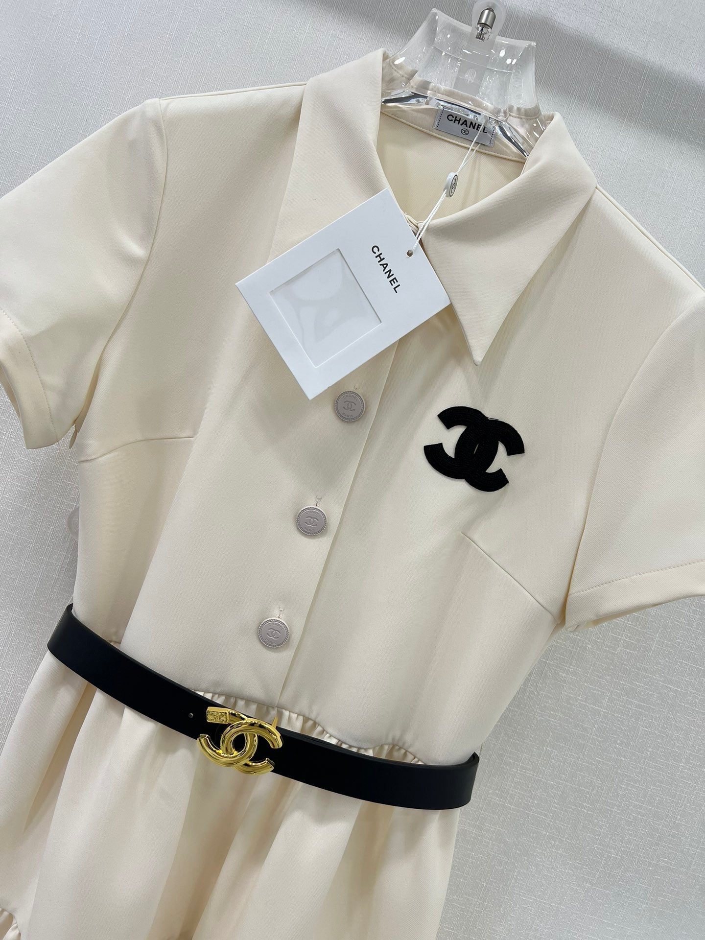 Einfacher Taillenlanger Rock