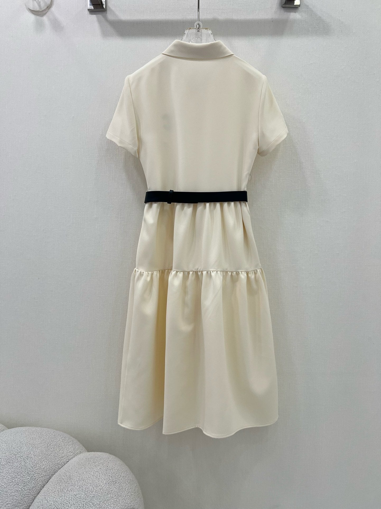 Einfacher Taillenlanger Rock