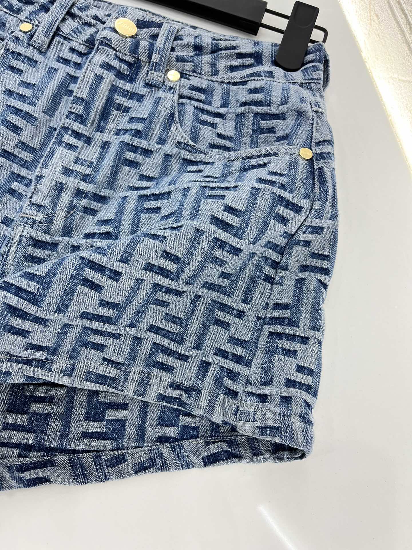 Bedruckte Jeansshorts