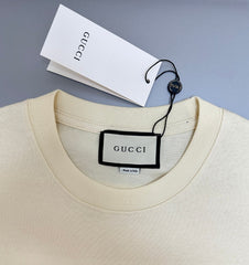 T-shirt brodé avec lettres