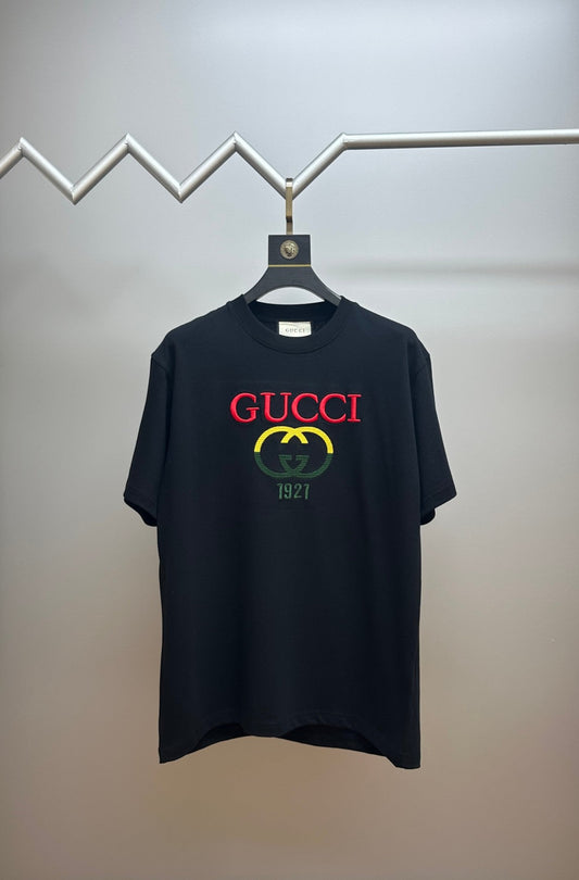 T-Shirt mit Buchstabenstickerei