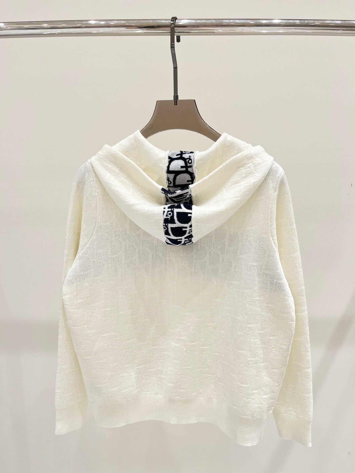 D Nouveau sweat à capuche avec monogramme et fermeture éclair en tricot à manches longues