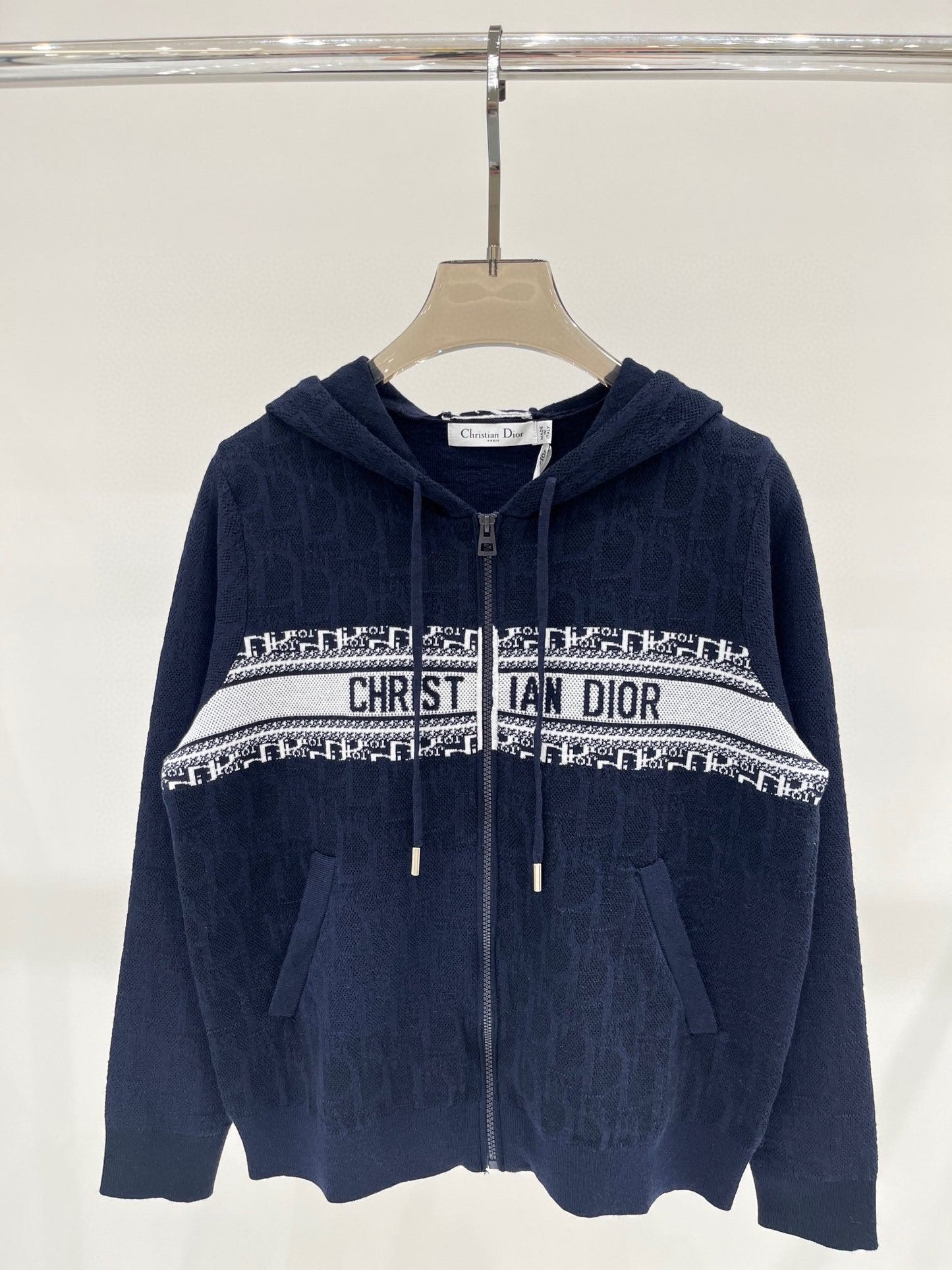 D Nouveau sweat à capuche avec monogramme et fermeture éclair en tricot à manches longues