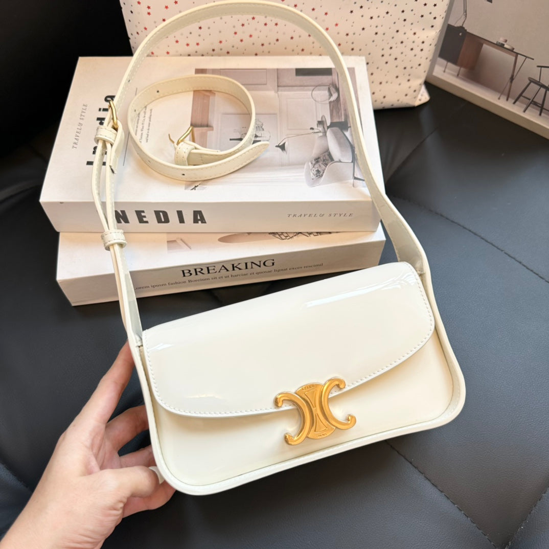 Sac en cuir de veau CC modèle numéro 67086 (25 × 15 × 7,5 cm)