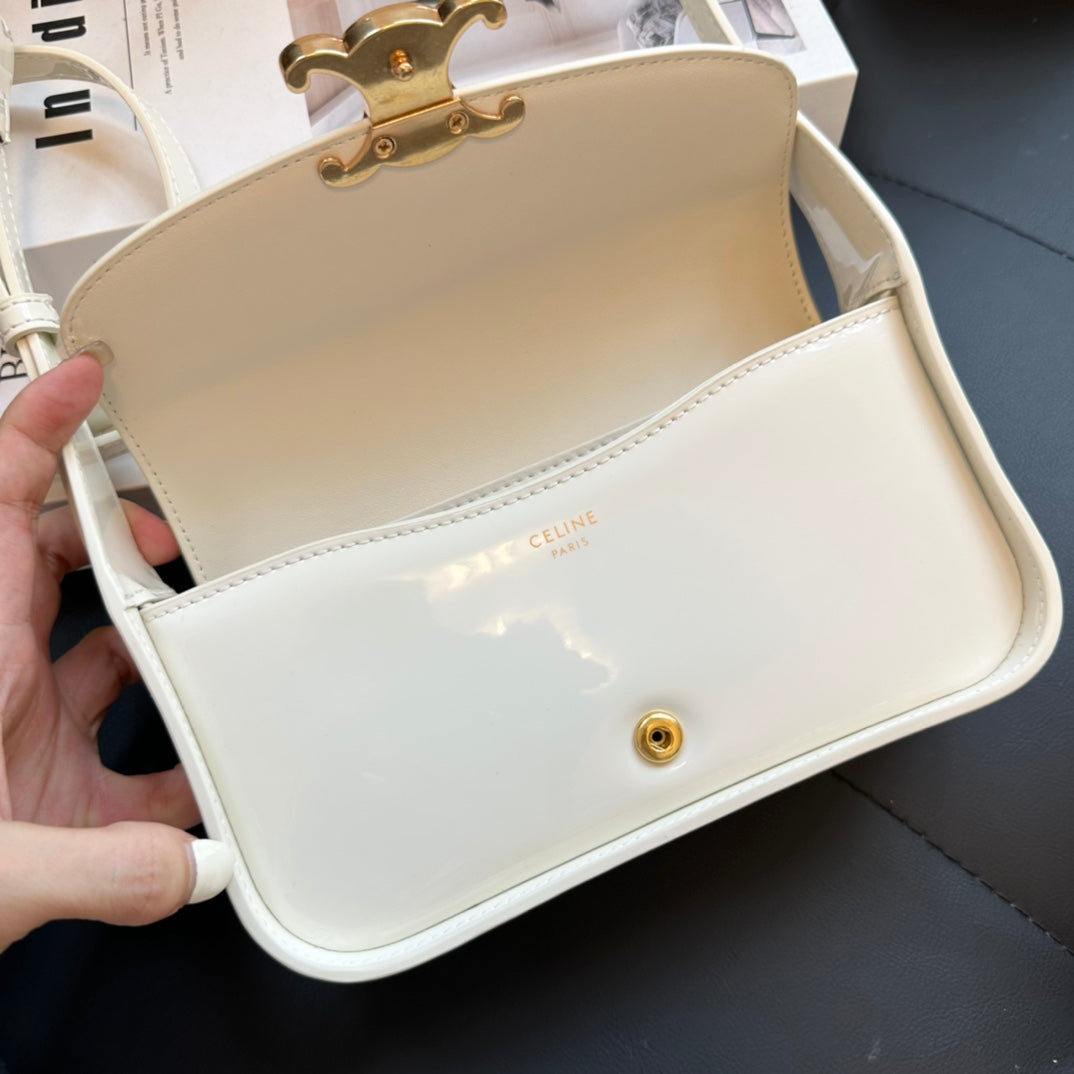 Sac en cuir de veau CC modèle numéro 67086 (25 × 15 × 7,5 cm)