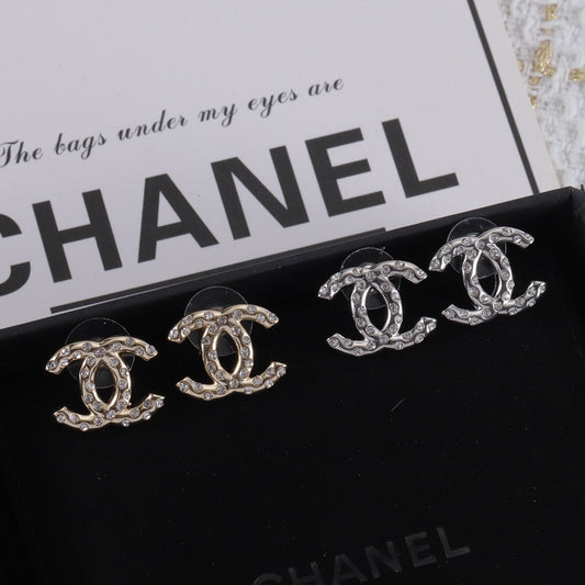 Nouvelles boucles d'oreilles en diamant