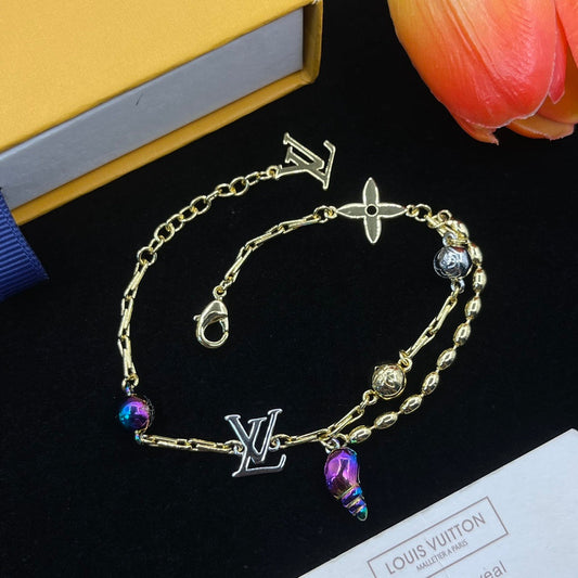 Halskette mit neuem Logo