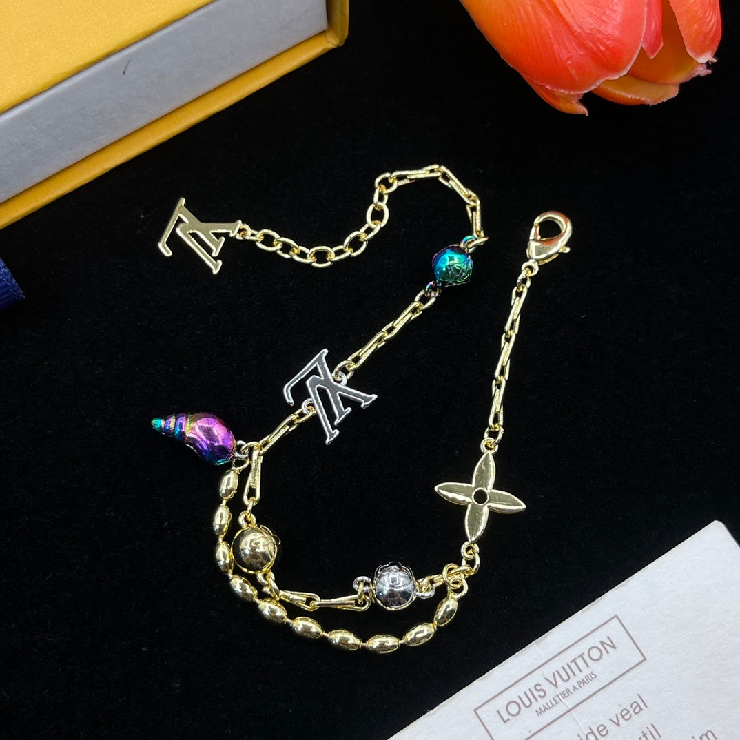 Halskette mit neuem Logo